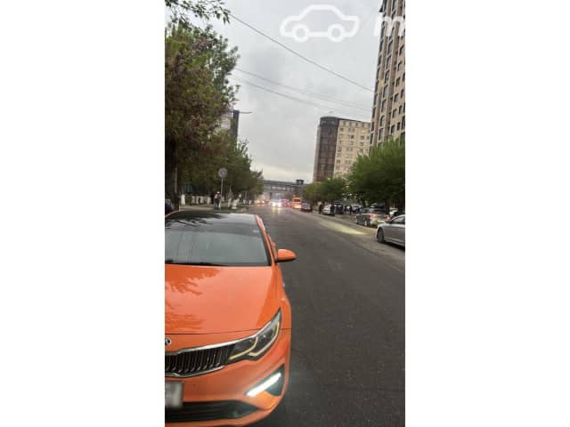 Kia K5 II 2.0 AT