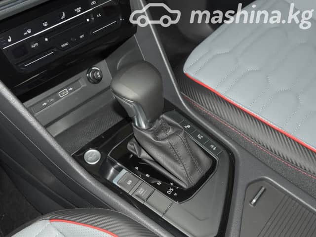 Volkswagen Tiguan III (China Market) 2.0 AMT