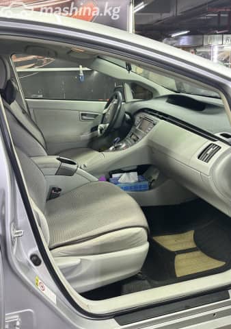 Toyota Prius III Рестайлинг (XW30)
