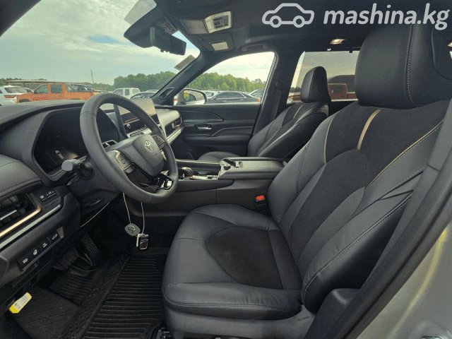 Toyota Grand Highlander 2.5hyb CVT 4WD