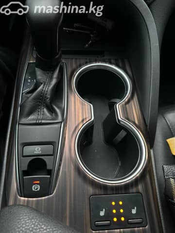 Toyota Camry VIII (XV70) 2.5 AT