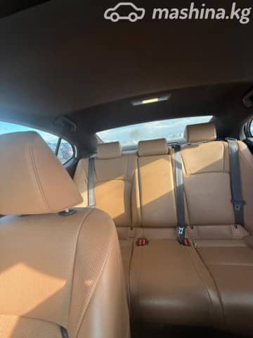 Lexus ES VII 300h 2.5hyb CVT
