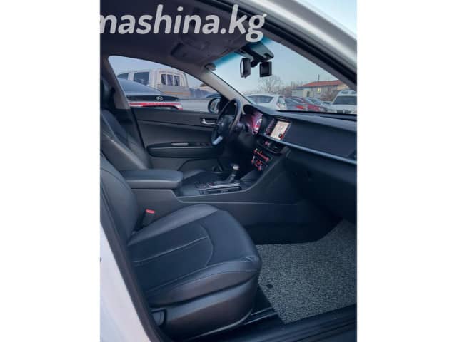 Kia K5 III LPi 2.0 AT