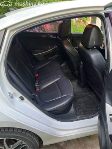 Hyundai Accent IV 1.4 CVT