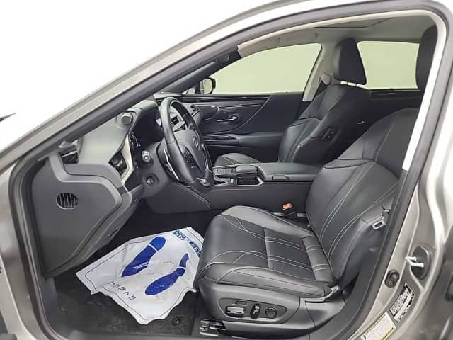 Lexus ES VII 300h 2.5hyb CVT