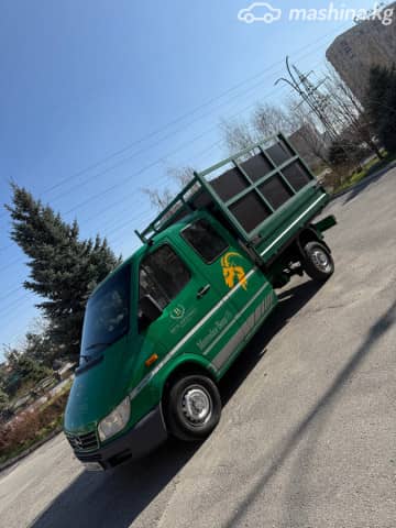 Mercedes-Benz Бортовой (4х2)