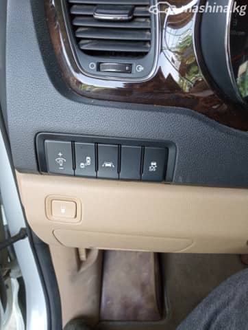 Kia Carnival III 2.2d AT