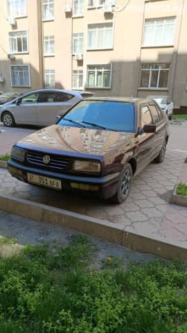 Volkswagen Vento 1.8 MT