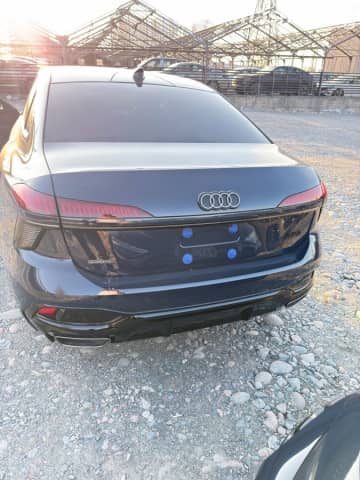 Audi A6 V (C8) Рестайлинг 45 TFSI Long 2.0 AMT 4WD
