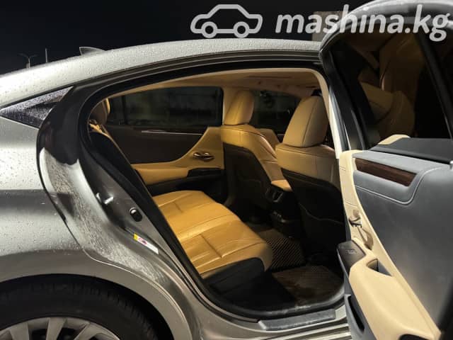 Lexus ES VII