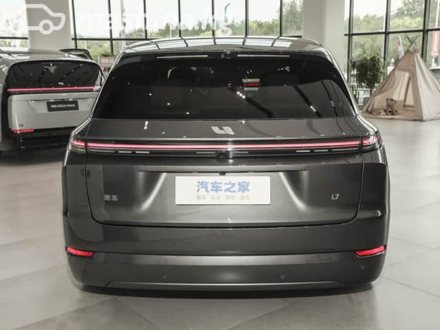 LiXiang L7 Рестайлинг 1.5hyb AT 4WD