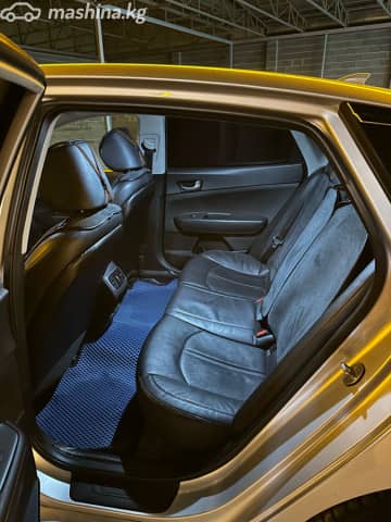 Kia K5 II 2.0 AT