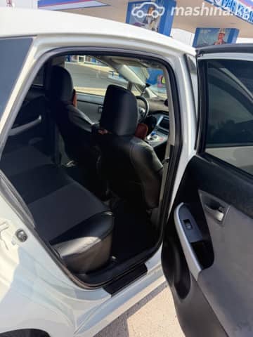 Toyota Prius III Рестайлинг (XW30) 1.8hyb AT
