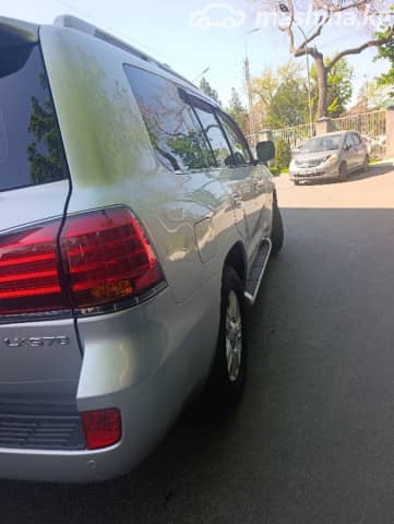 Lexus LX III 570 5.7 AT 4WD