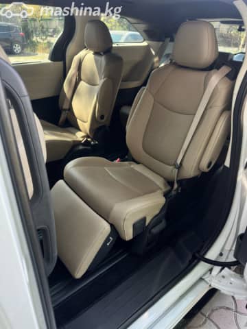 Toyota Sienna IV 2.5hyb AT