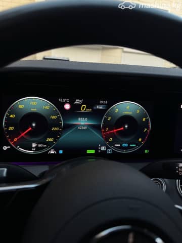 Mercedes-Benz E-Класс V (W213, S213, C238) Рестайлинг 300 e 2.0hyb AT 4WD