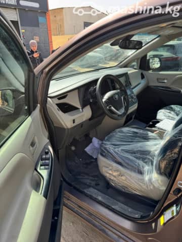 Toyota Sienna III Рестайлинг 2 3.5 AT