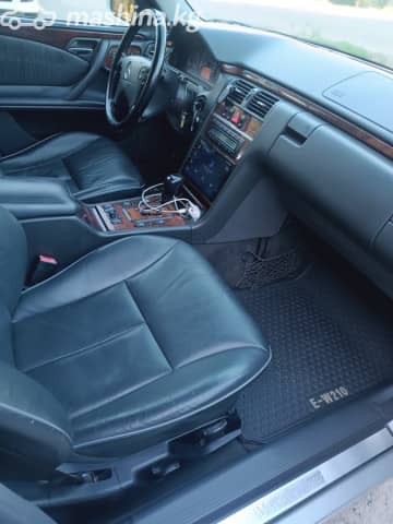 Mercedes-Benz E-Класс II (W210, S210) Рестайлинг 240 2.6 AT