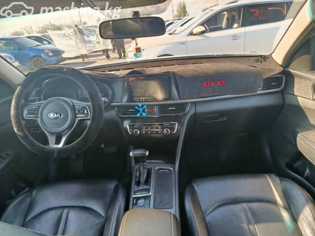 Kia K5 II 2.0 AT