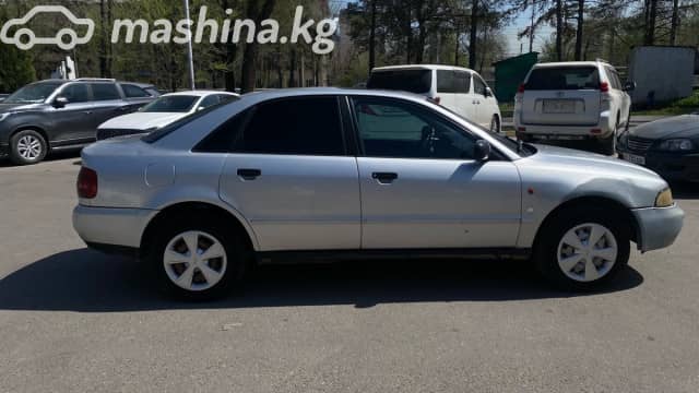 Audi A4 I (B5) 1.6 MT