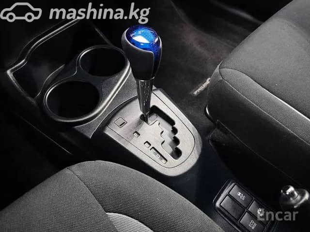 Toyota Prius c I Рестайлинг 1.5hyb AT