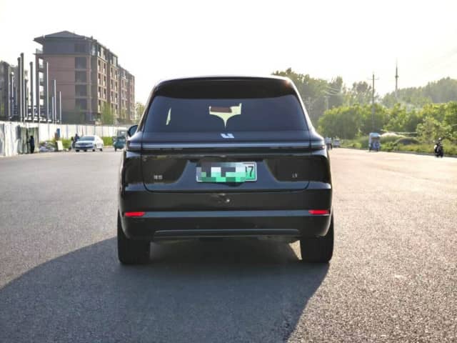 LiXiang L9 Рестайлинг 1.5hyb AT 4WD