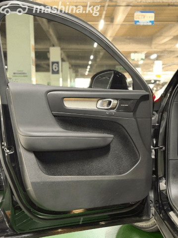 Volvo XC40 I 2.0 AT 4WD