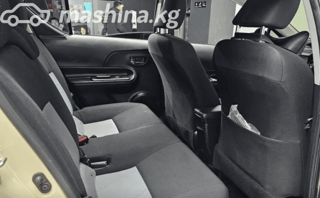 Toyota Prius c I Рестайлинг 1.5hyb AT