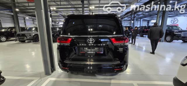 Toyota Land Cruiser 300 Series 3.5 AT 4WD