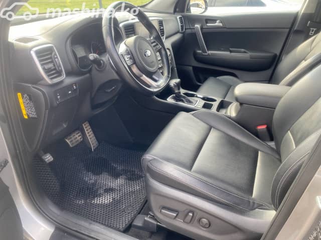 Kia Sportage IV Рестайлинг 2.0d AT 4WD