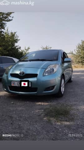 Toyota Yaris II Рестайлинг 1.3 AT