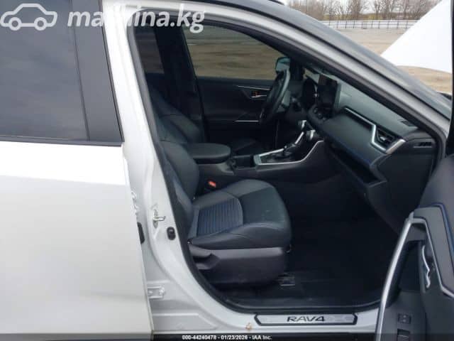 Toyota RAV4 V (XA50) 2.5hyb CVT 4WD