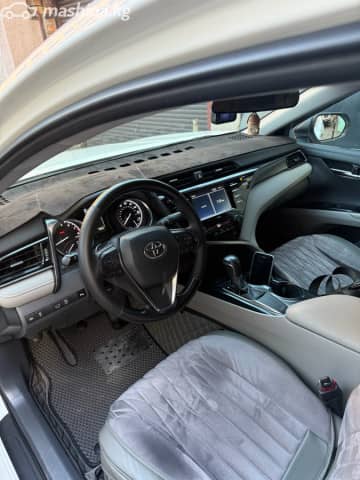 Toyota Camry VIII (XV70) 2.5 AT