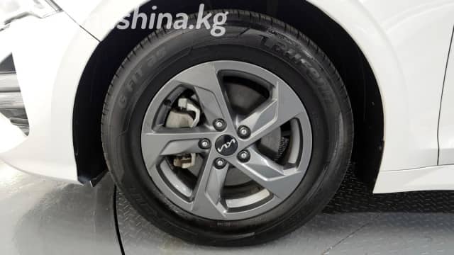 Kia K5 III LPi 2.0 AT
