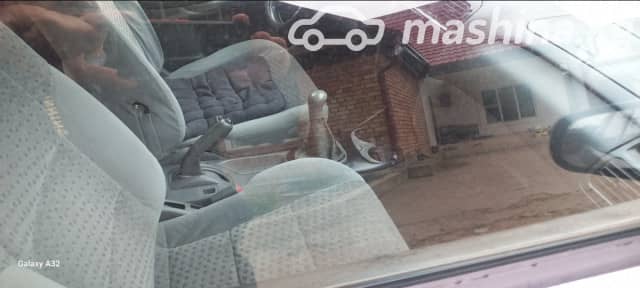 Mazda 626 V (GF) 1.8 MT