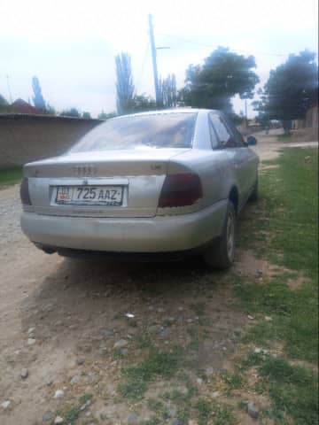Audi A4 I (B5) 1.8 MT