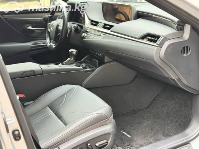 Lexus ES VII