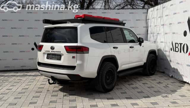 Toyota Land Cruiser 300 Series 3.5 AT 4WD