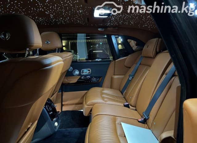 Rolls-Royce Phantom VII Long 6.8 AT