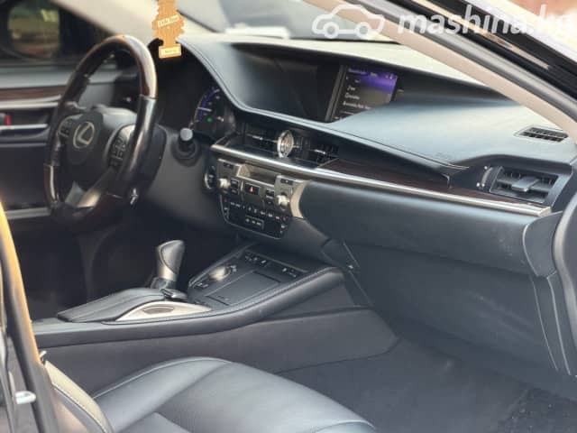 Lexus ES VI Рестайлинг 300h 2.5hyb CVT