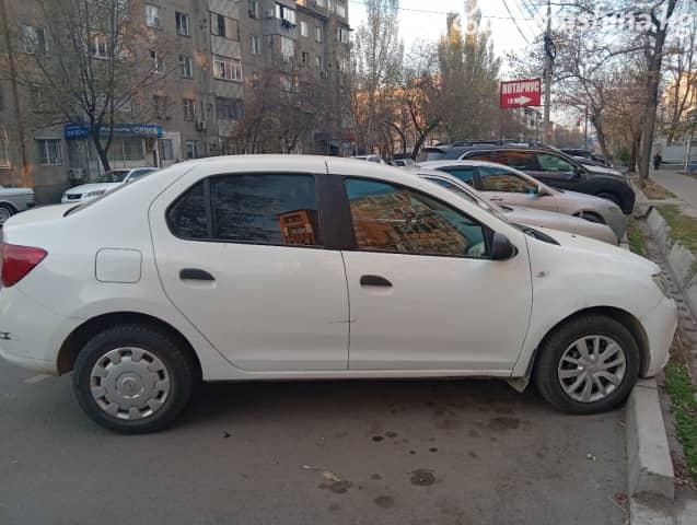Renault Logan II Рестайлинг 1.6 MT