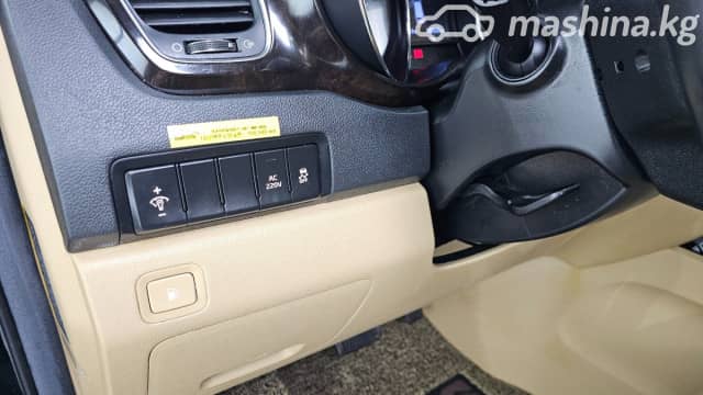 Kia Carnival III 2.2d AT