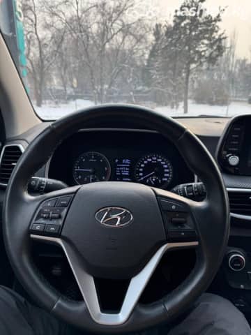 Hyundai Tucson III Рестайлинг 2.0d AT