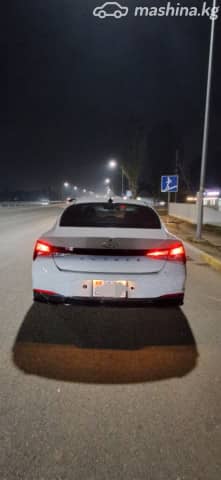Hyundai Avante VII 1.6hyb AMT
