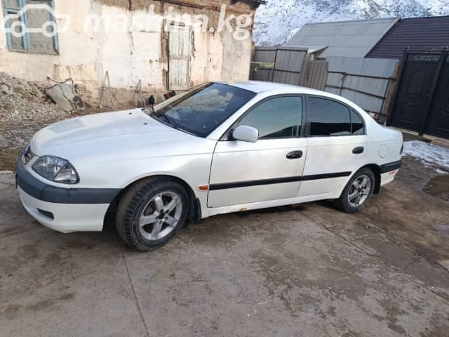 Toyota Avensis I 1.6 MT
