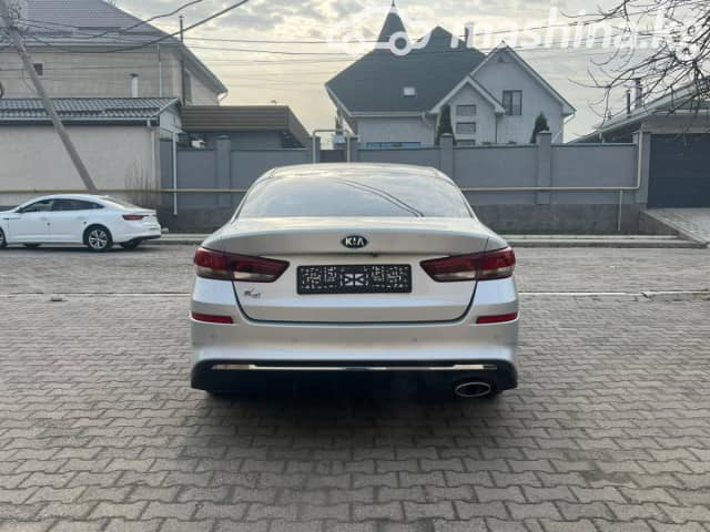 Kia K5 II 2.0 AT