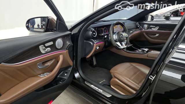Mercedes-Benz E-Класс AMG V (W213) 63 AMG 4.0 AT 4WD