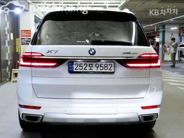 BMW X7 I (G07) Рестайлинг 40i 3.0 AT 4WD