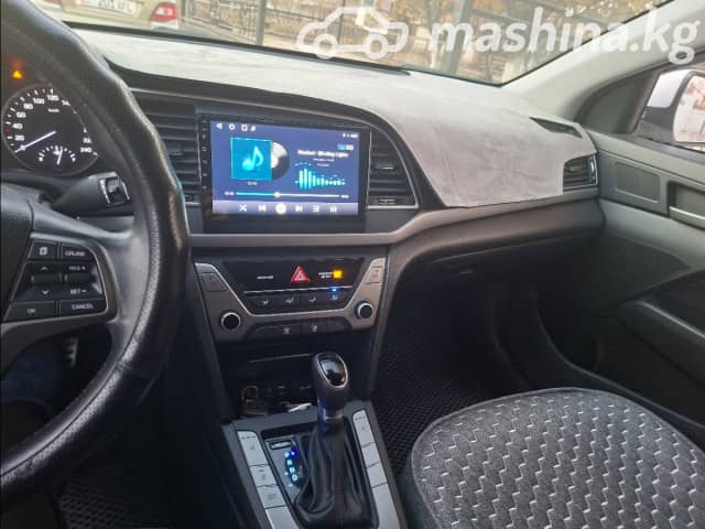 Hyundai Avante VI 1.6 AT