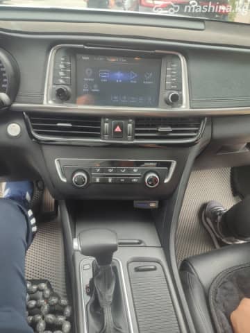 Kia K5 II 2.0 AT